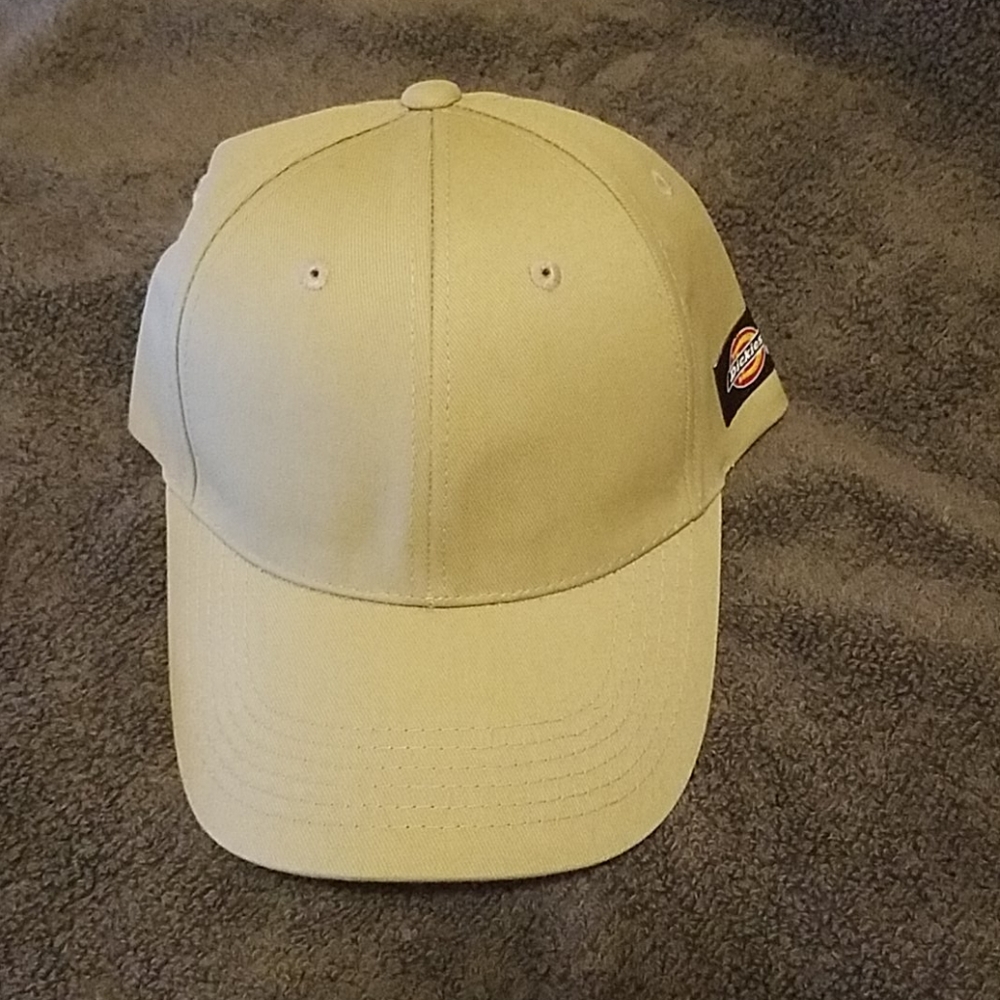 Dickie's ball cap